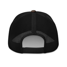Load image into Gallery viewer, Camouflage Deugo Trucker Hat - Oak&Feather